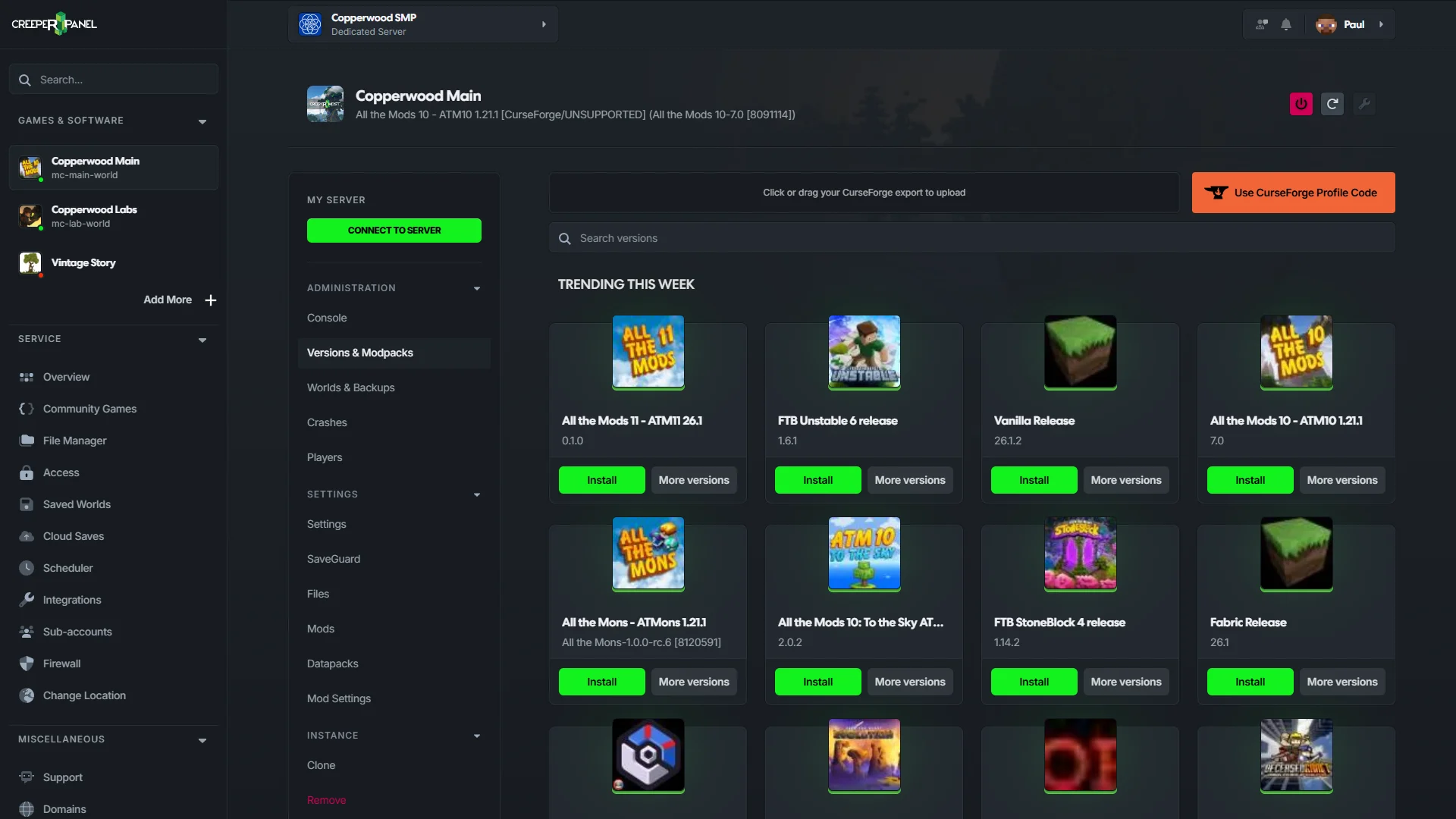 CreeperPanel Versions and Modpacks page for a Minecraft instance.